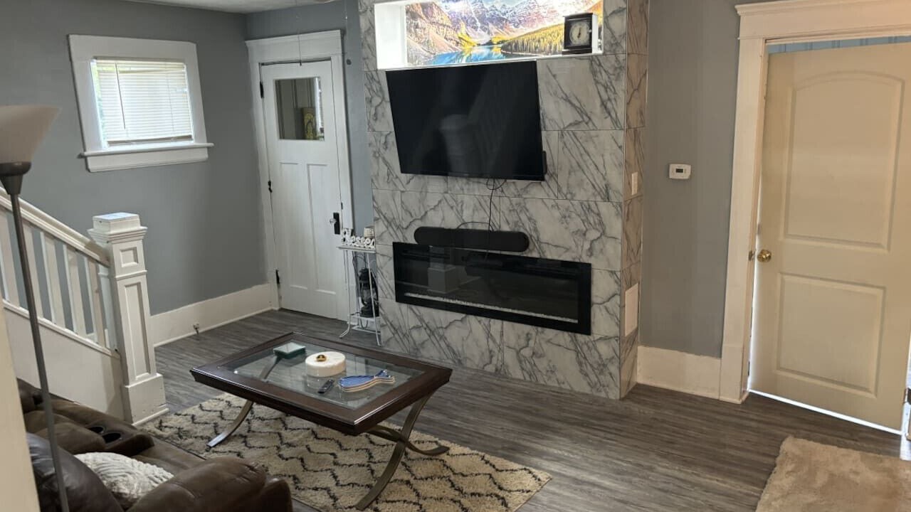 Photo of Livingroom in Highland Square