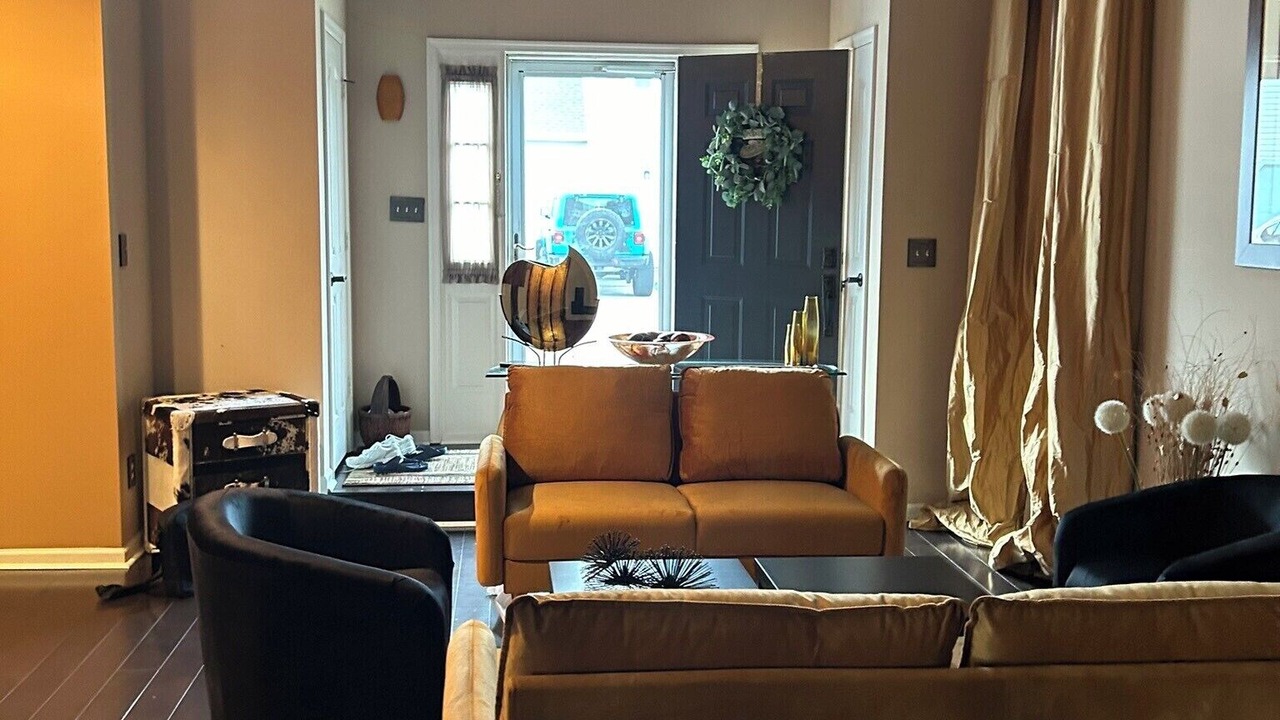 Photo of Livingroom in Greenbrier East