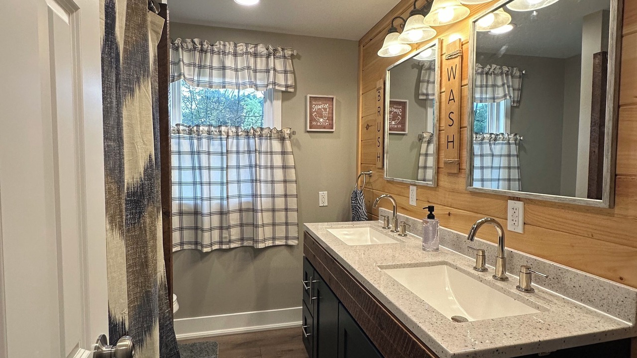 Photo of Bathroom in Shippenville