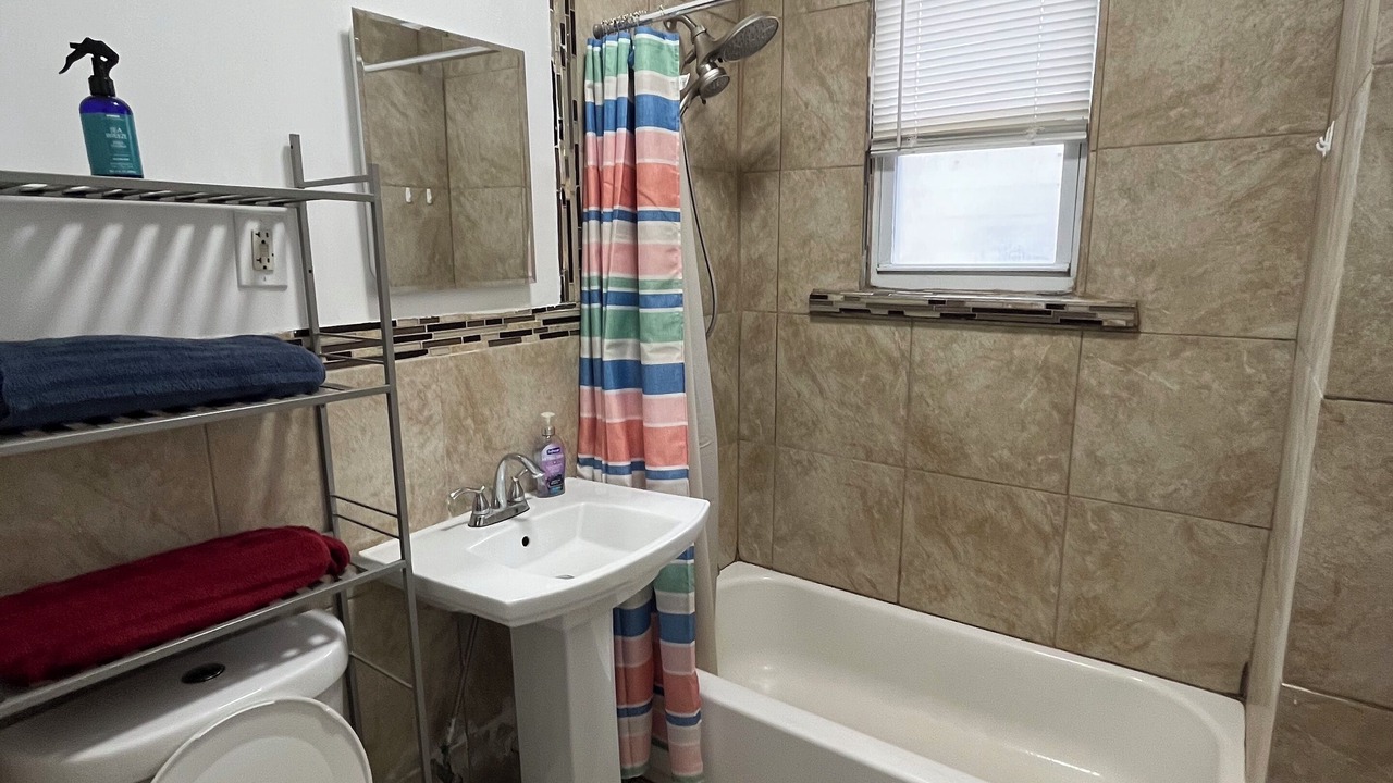 Photo of Bathroom in Weequahic