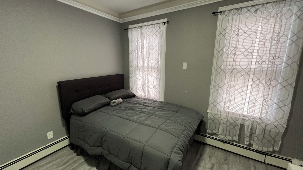 Photo of Bedroom in Weequahic