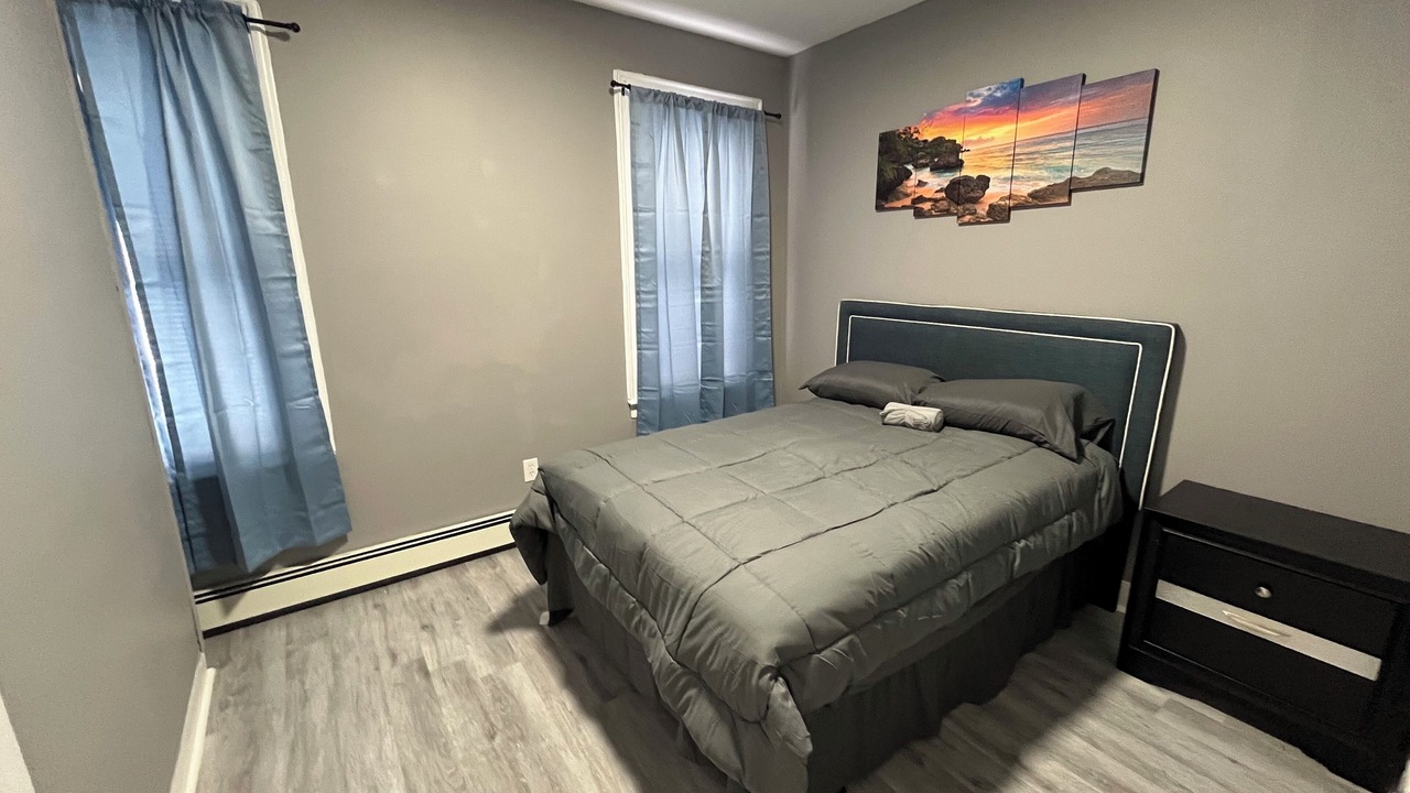 Photo of Bedroom in Weequahic