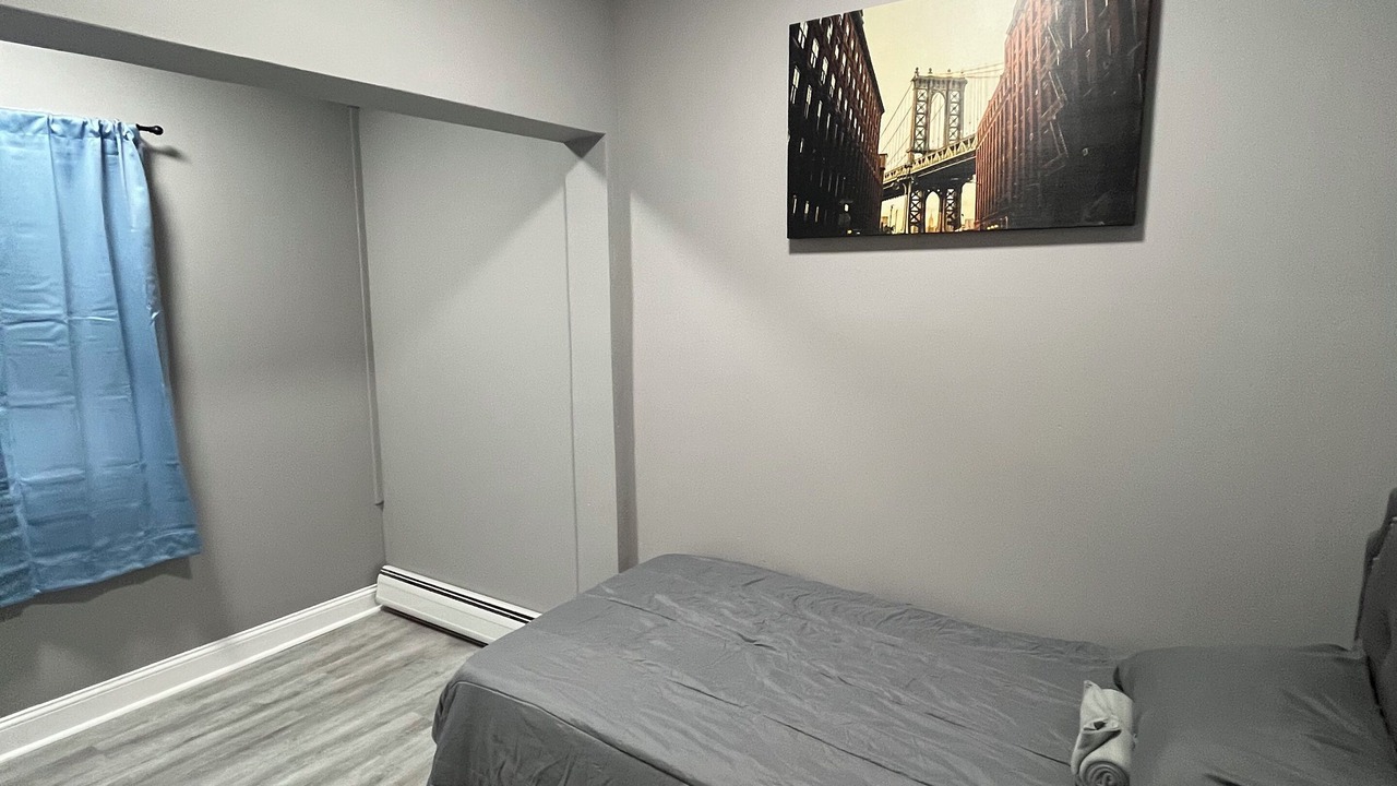 Photo of Bedroom in Weequahic