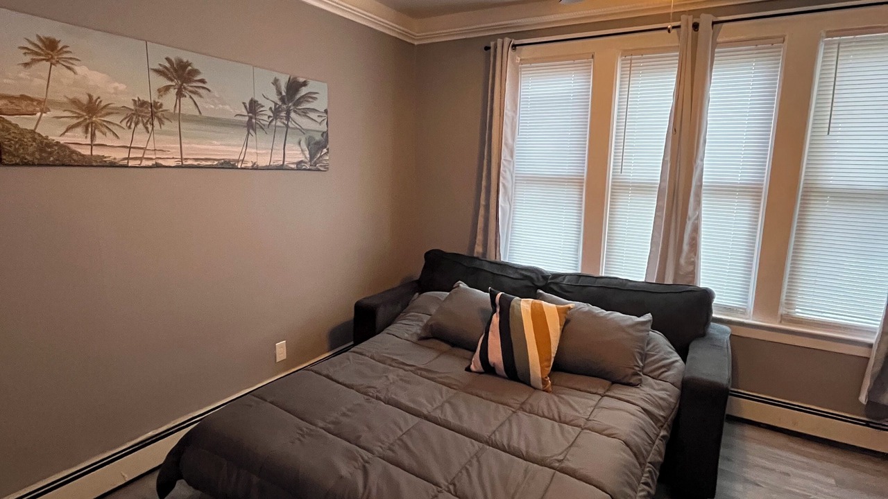 Photo of Bedroom in Weequahic