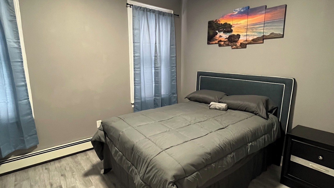 Photo of Bedroom in Weequahic