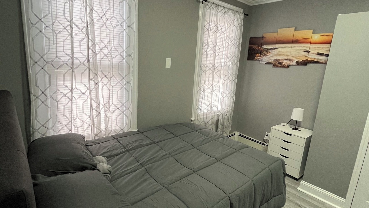 Photo of Bedroom in Weequahic
