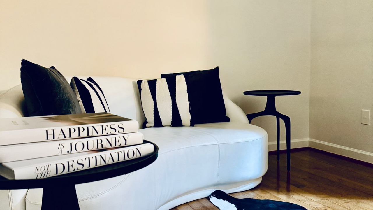 Photo of Livingroom in Burtonsville