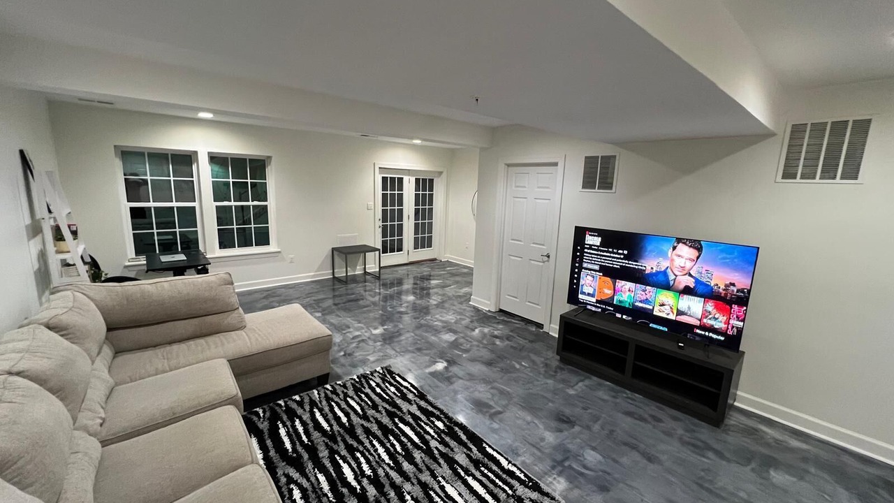 Photo of Livingroom in Burtonsville