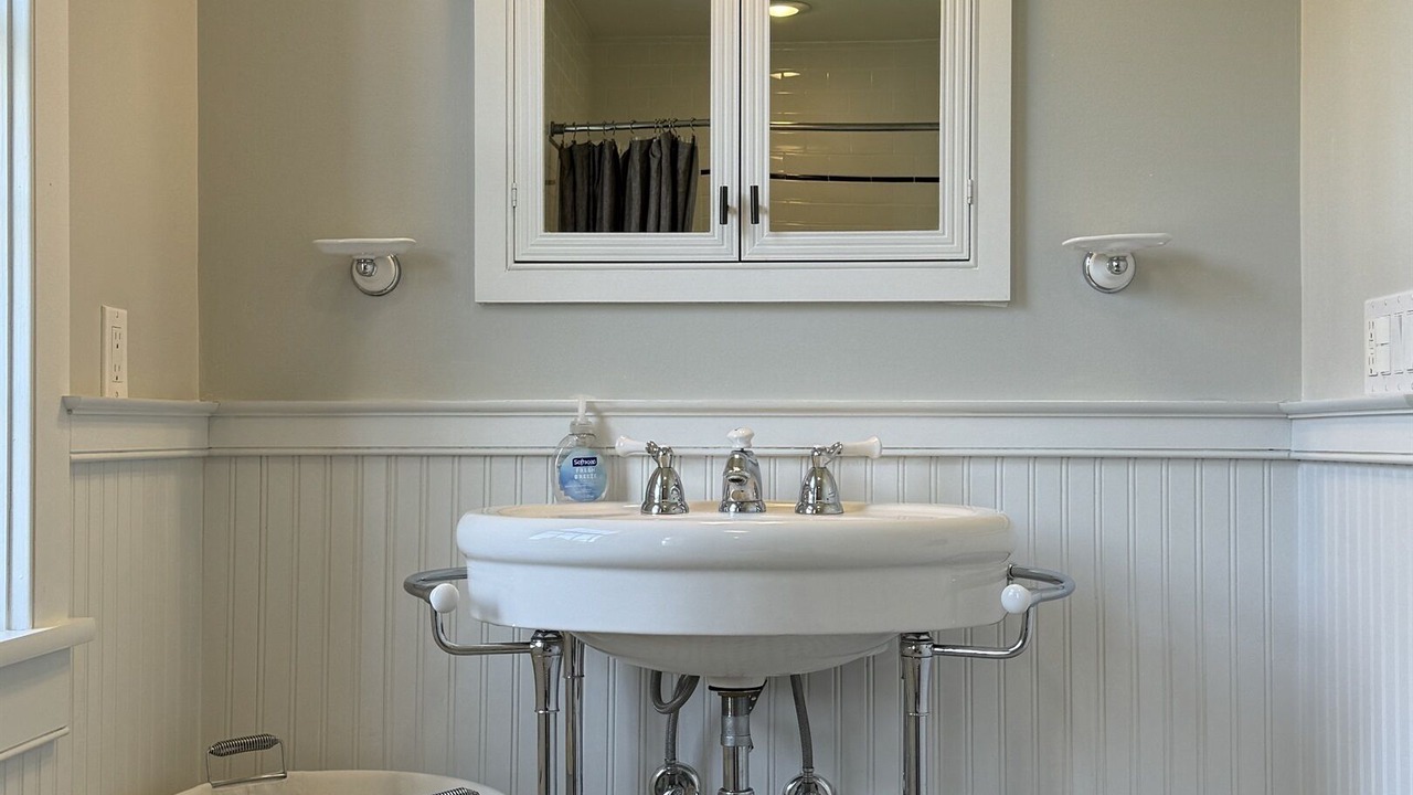 Photo of Bathroom in Treadwell