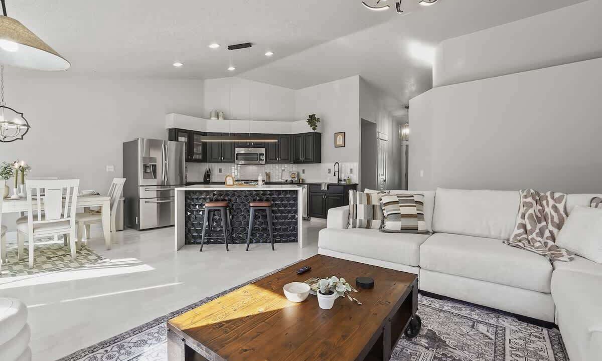 Photo of Livingroom in Southwest Ada County Alliance