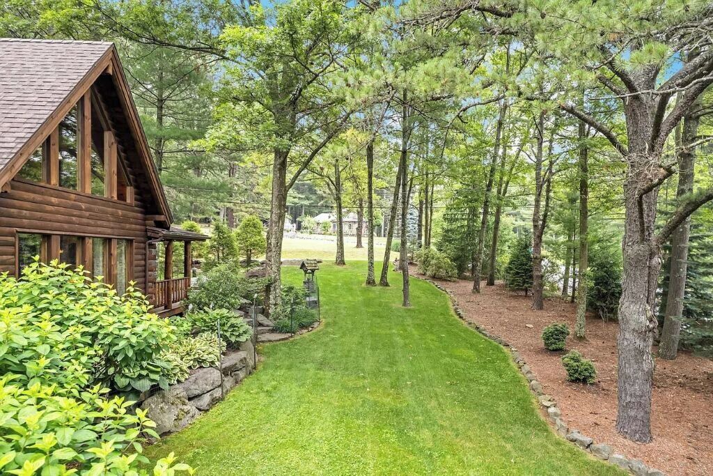 Photo of Others in Canadensis