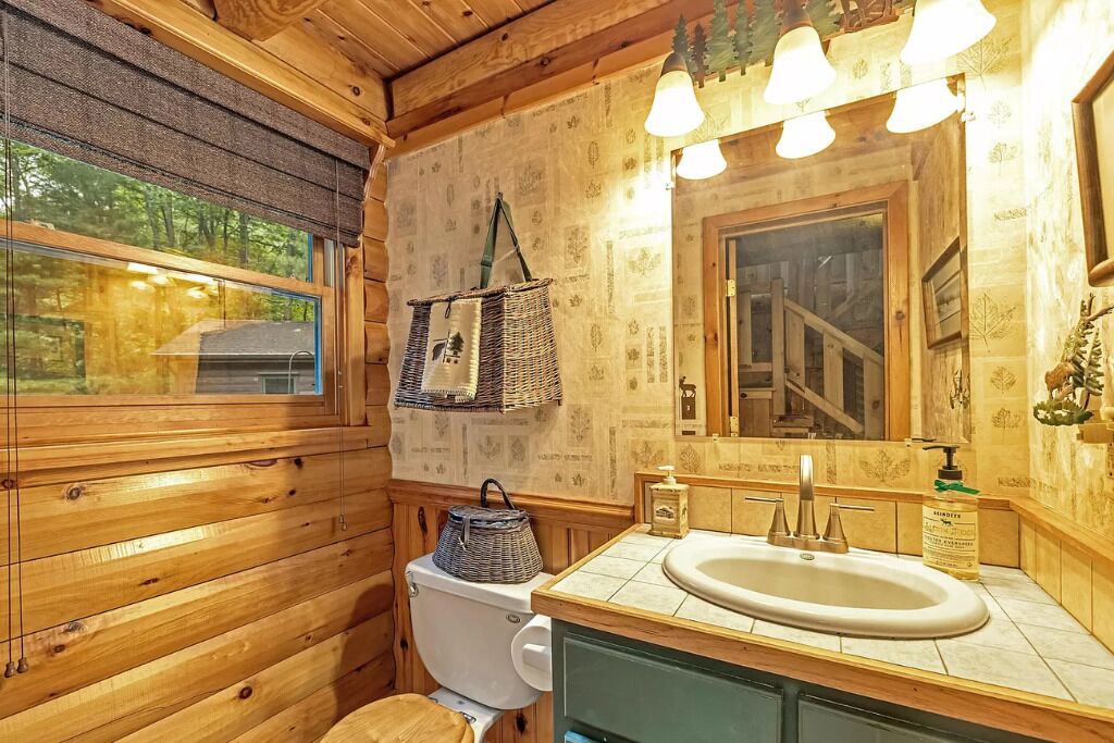 Photo of Bathroom in Canadensis
