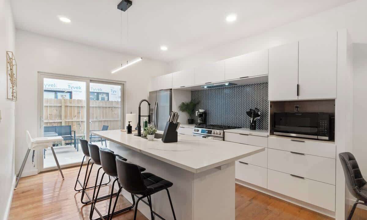 Photo of Livingroom in Central Northside
