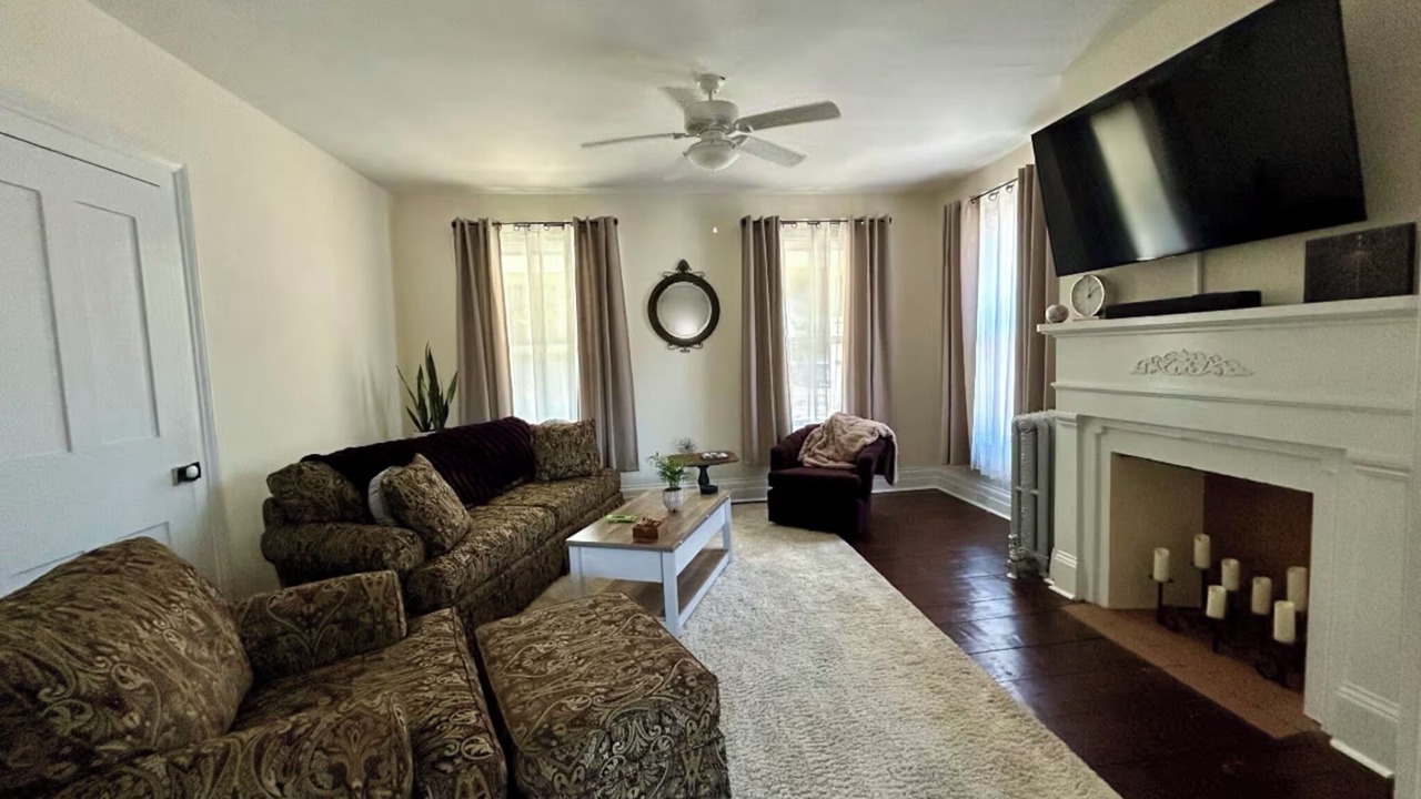Photo of Livingroom in Frenchtown