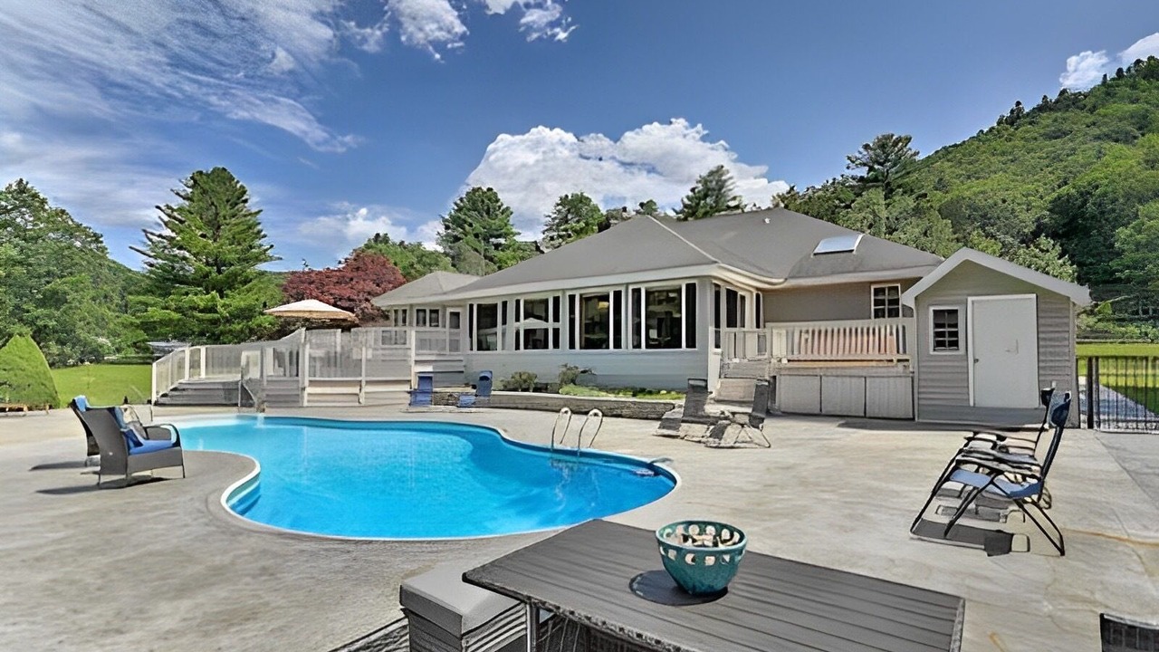 Photo of Outdoor in Hancock