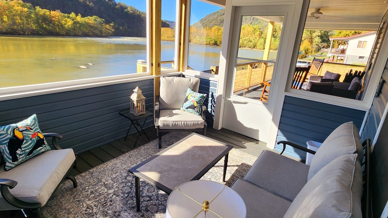 Photo of Patio Balcony in Meadow Bridge
