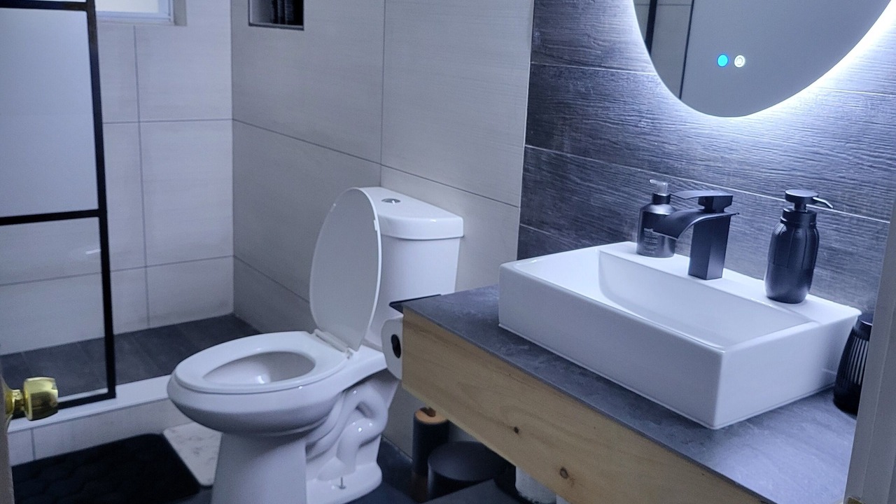 Photo of Bathroom in Weequahic