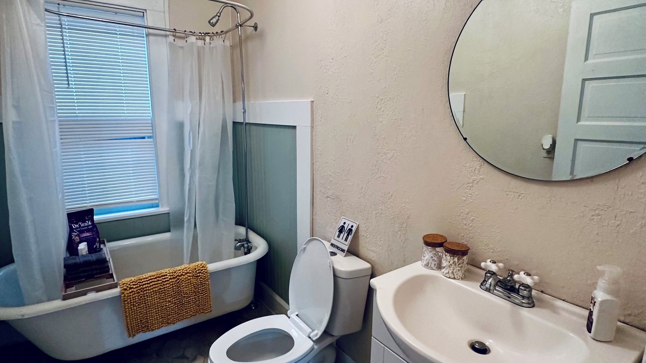 Photo of Bathroom in Leadsville