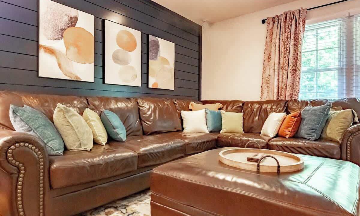 Photo of Livingroom in Northwest Raleigh