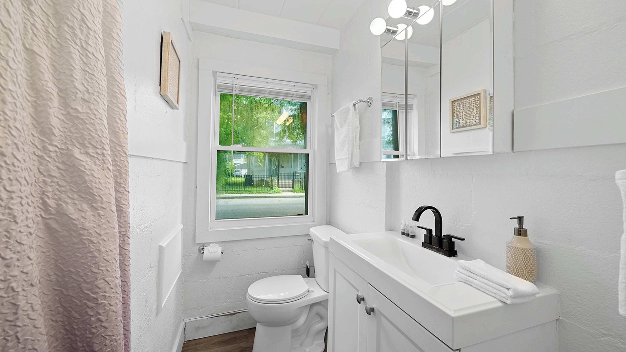 Photo of Bathroom in Near East Columbus