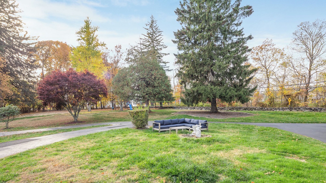 Photo of Outdoor in Montebello