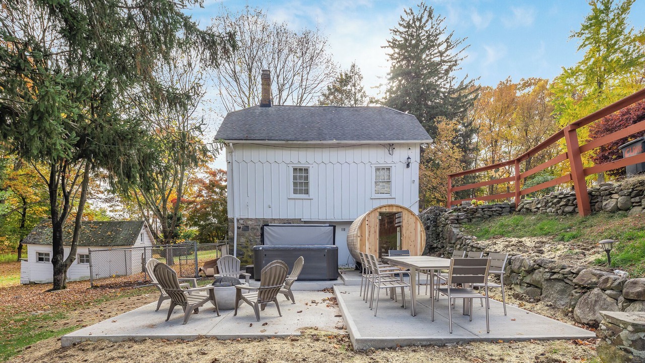 Photo of Outdoor in Montebello