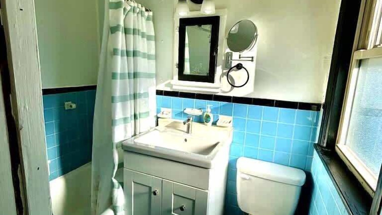 Photo of Bathroom in Duquesne
