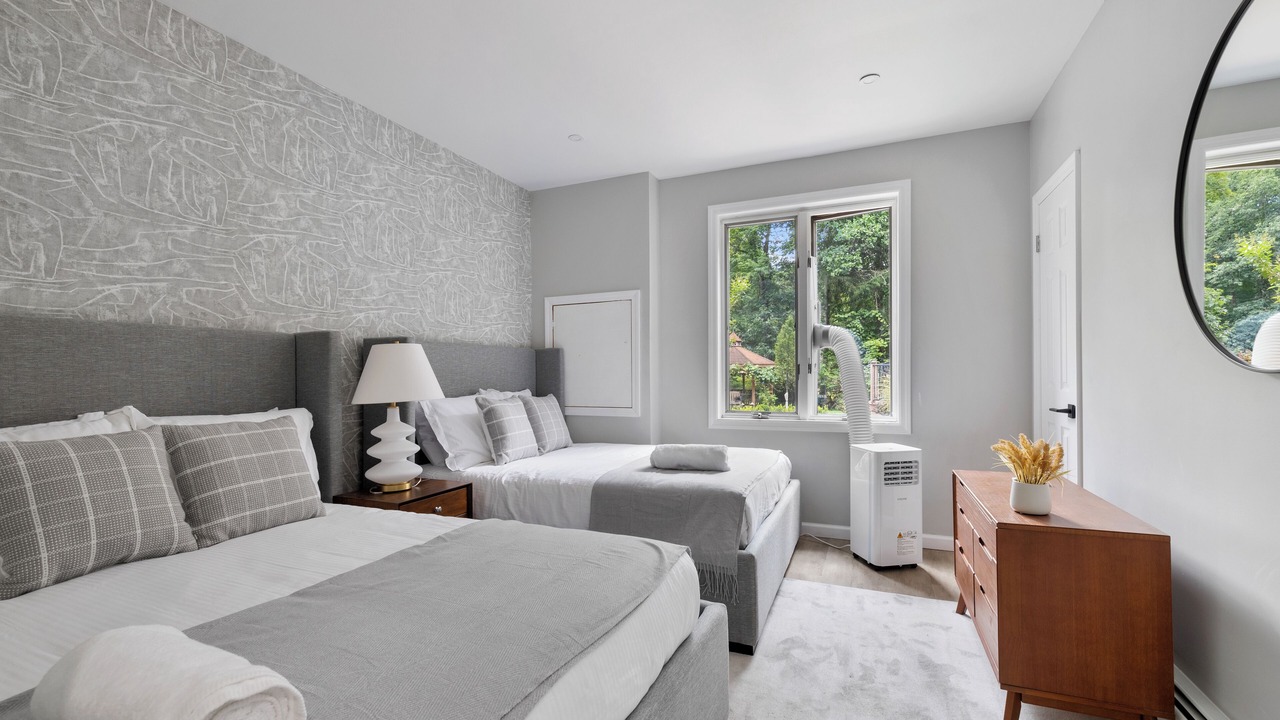 Photo of Bedroom in Airmont