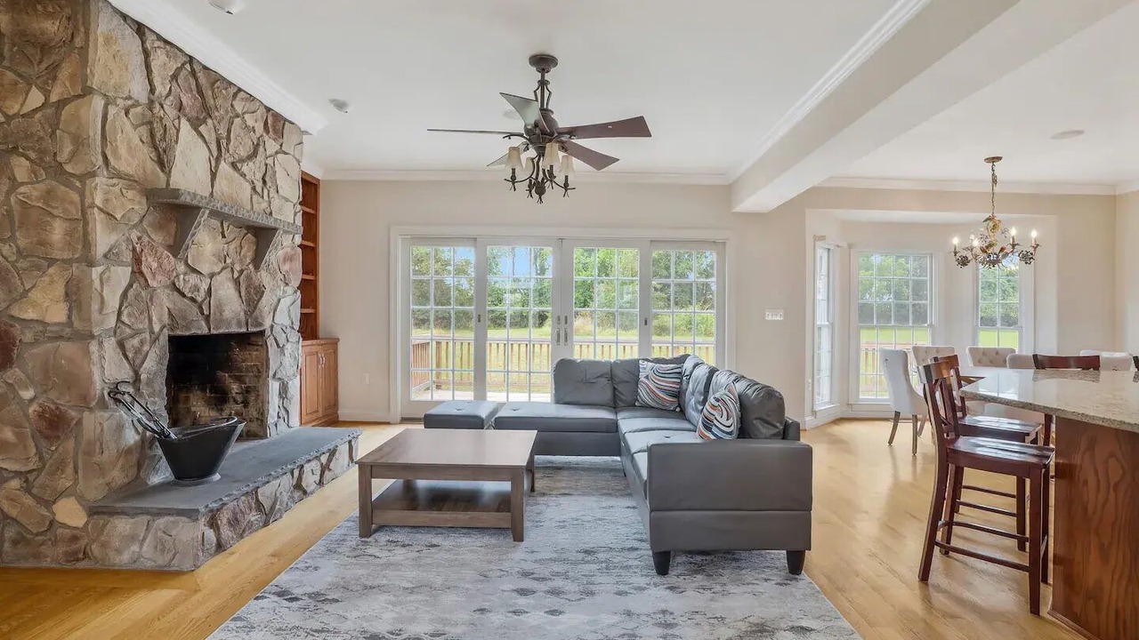 Photo of Livingroom in Purcellville