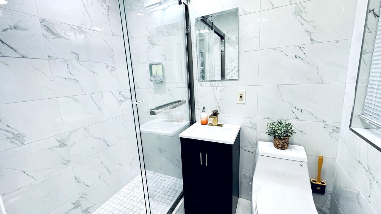 Photo of Bathroom in Graduate Hospital