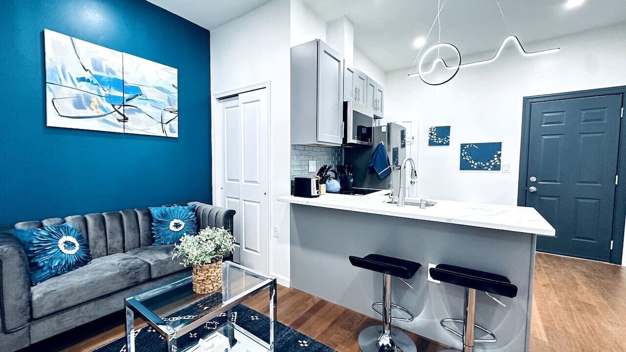 Photo of Livingroom in Graduate Hospital