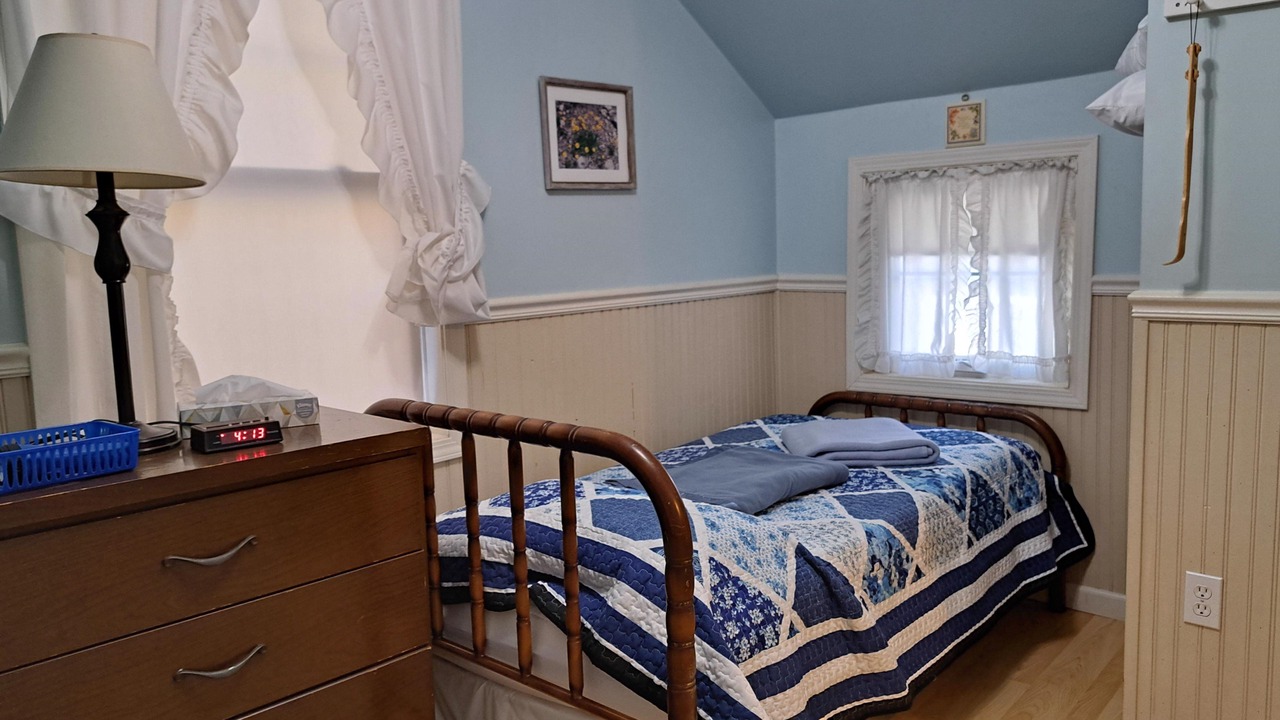 Photo of Bedroom in Lakeside
