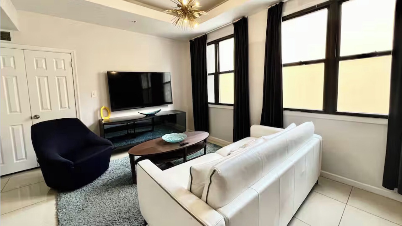 Photo of Livingroom in Center City
