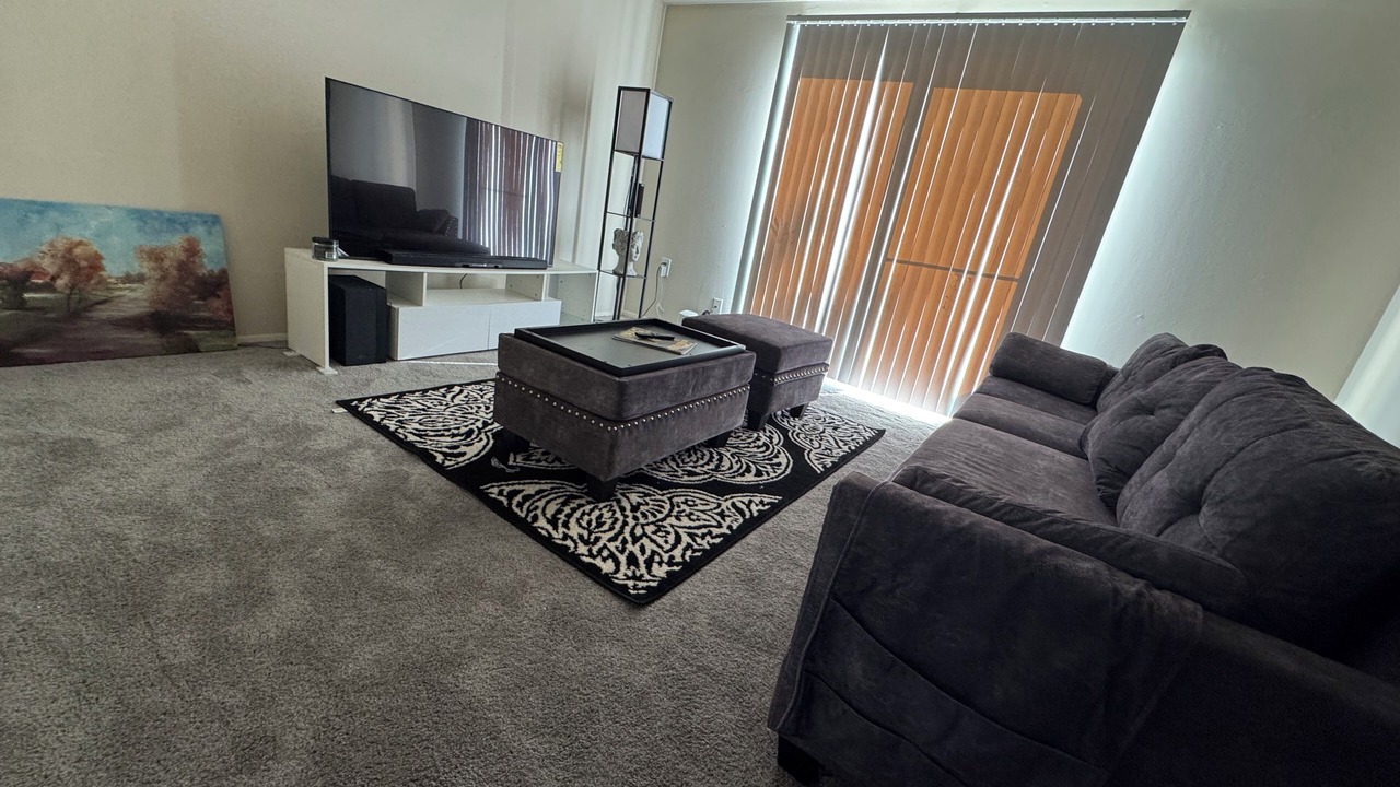 Photo of Livingroom in Halethorpe