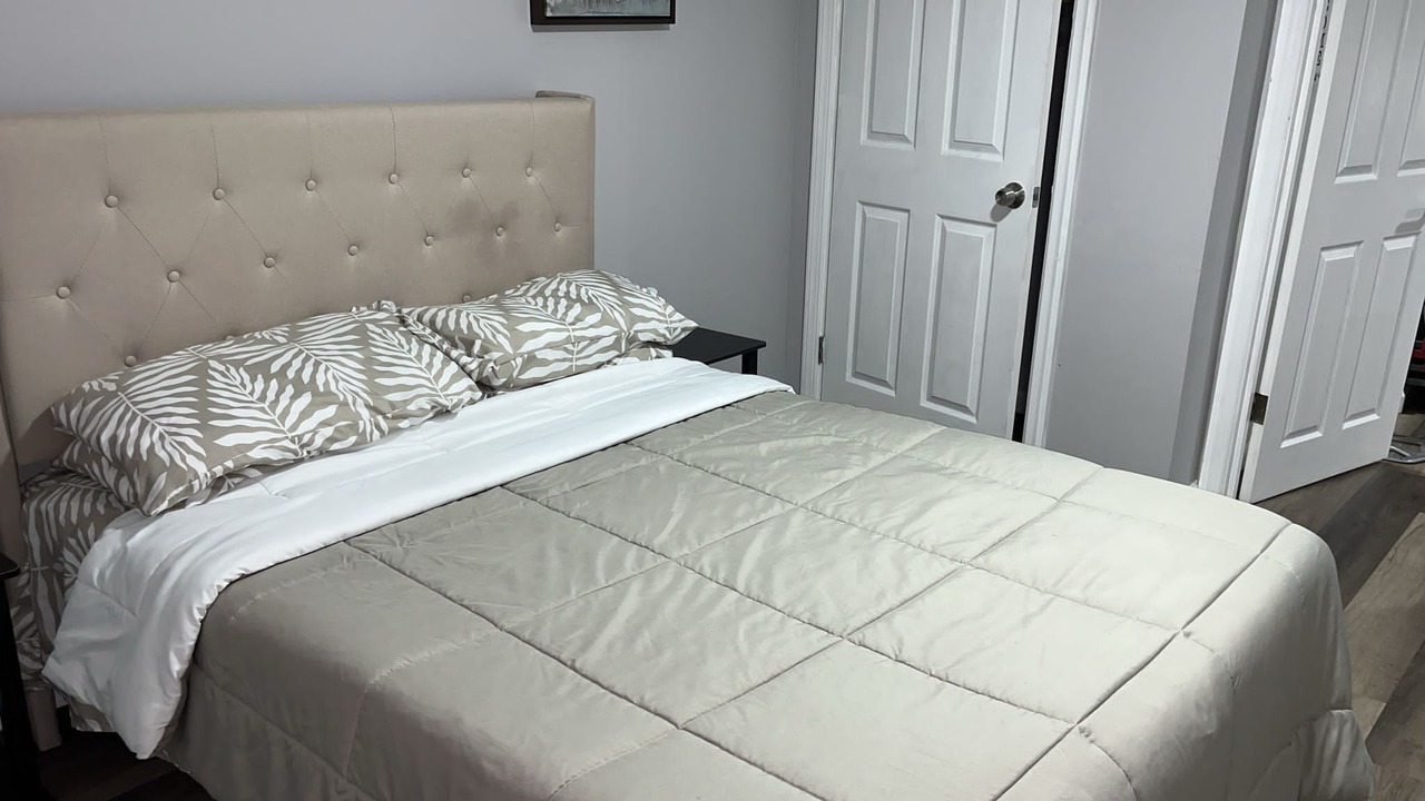 Photo of Bedroom in Newark