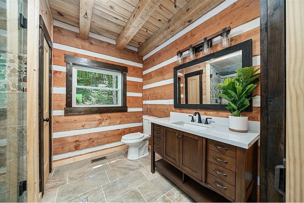 Photo of Bathroom in Byrdstown