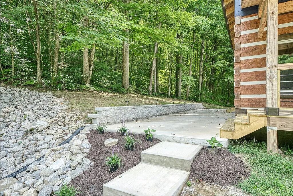Photo of Outdoor in Byrdstown