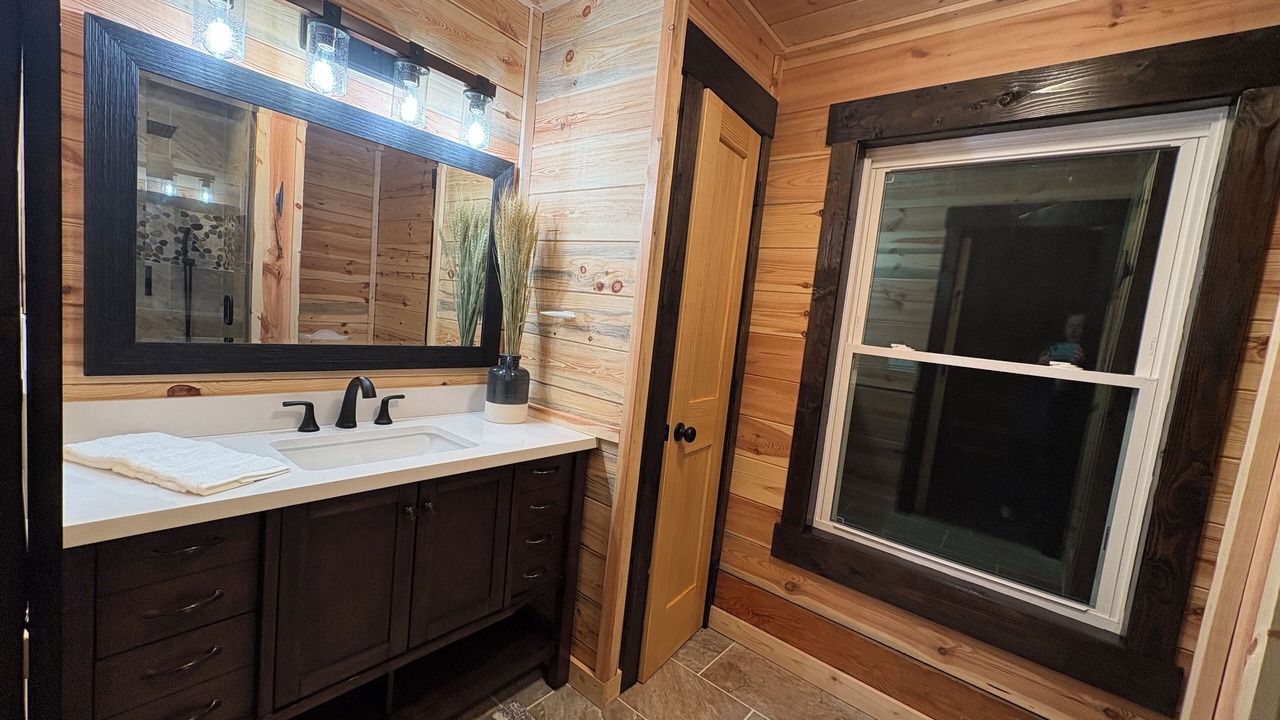 Photo of Bathroom in Byrdstown