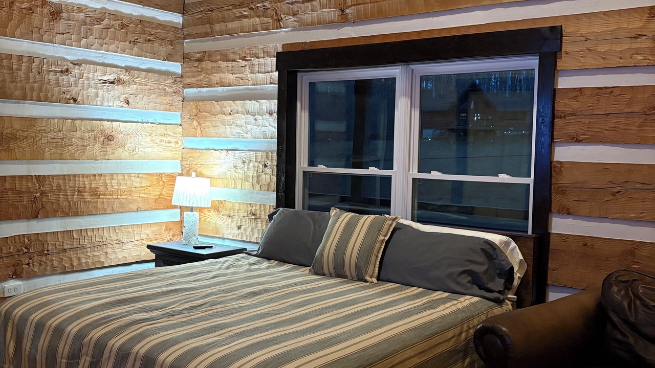 Photo of Bedroom in Byrdstown