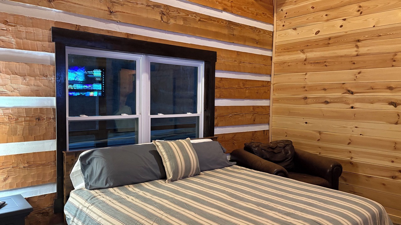 Photo of Bedroom in Byrdstown