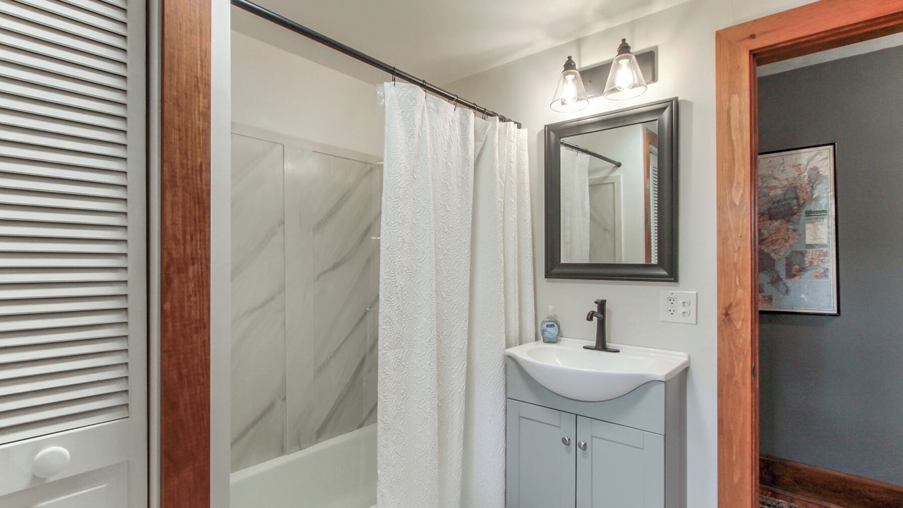 Photo of Bathroom in Loyalton