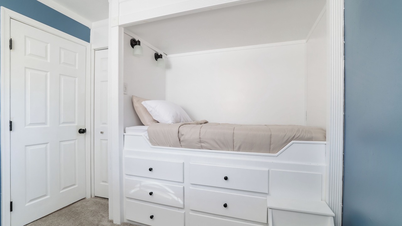 Photo of Bedroom in Wallenpaupauk Lake Estates