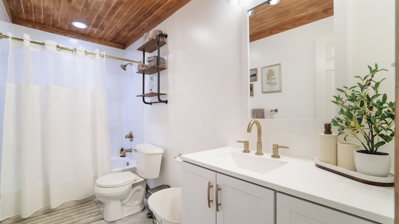 Photo of Bathroom in Wallenpaupauk Lake Estates