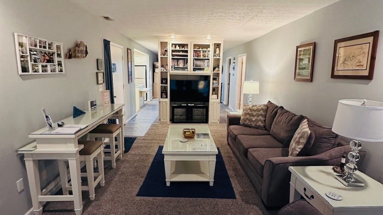 Photo of Livingroom in Bronston