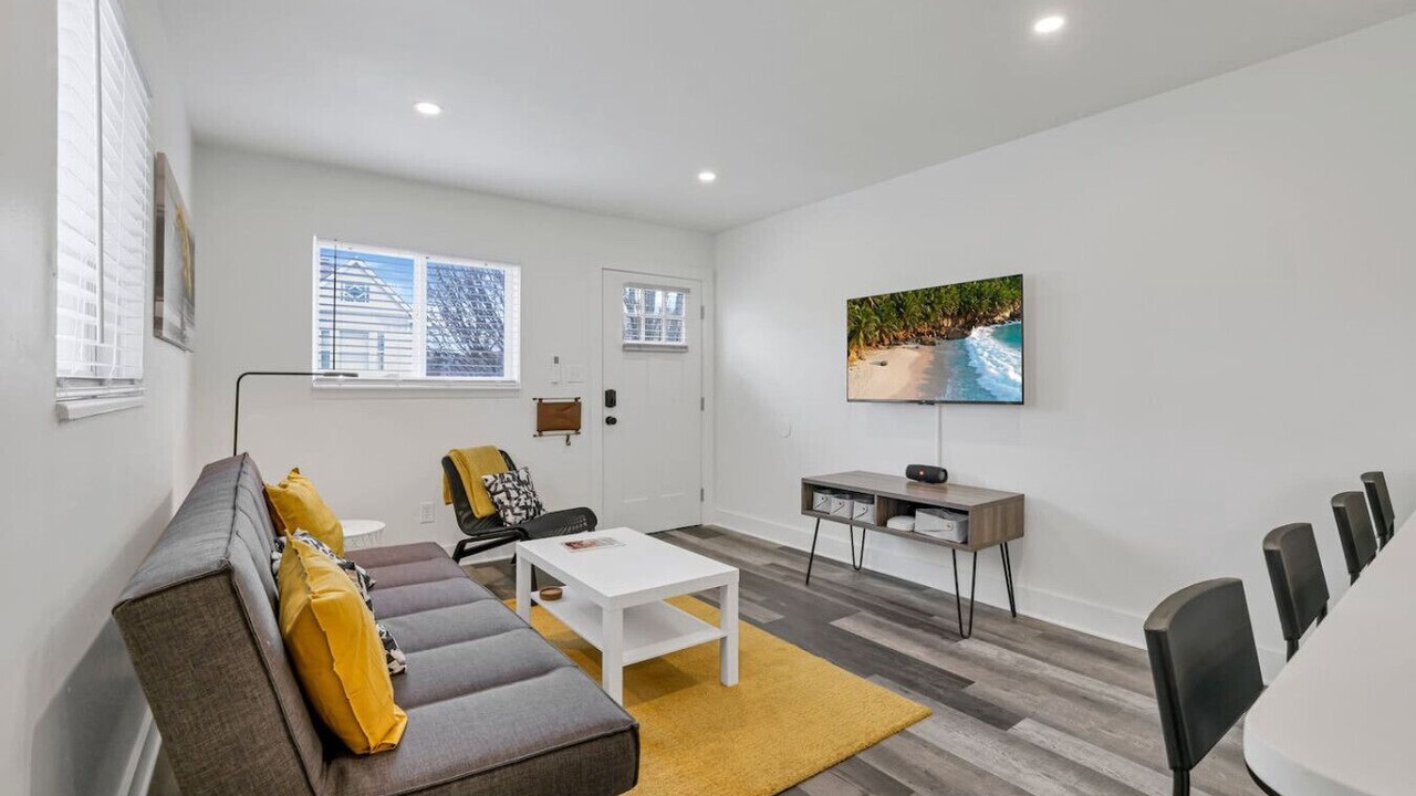 Photo of Livingroom in Near East Columbus