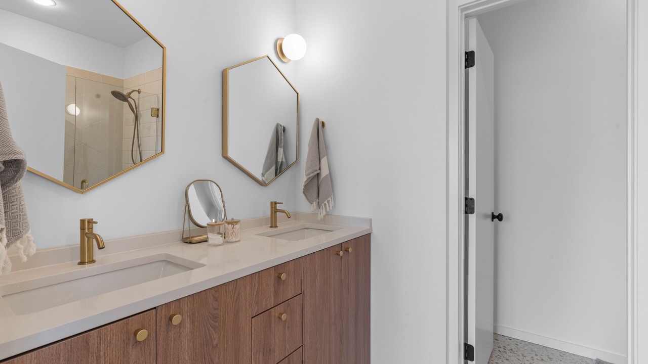 Photo of Bathroom in East Ridge