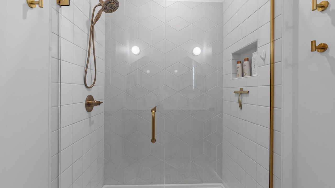Photo of Bathroom in East Ridge