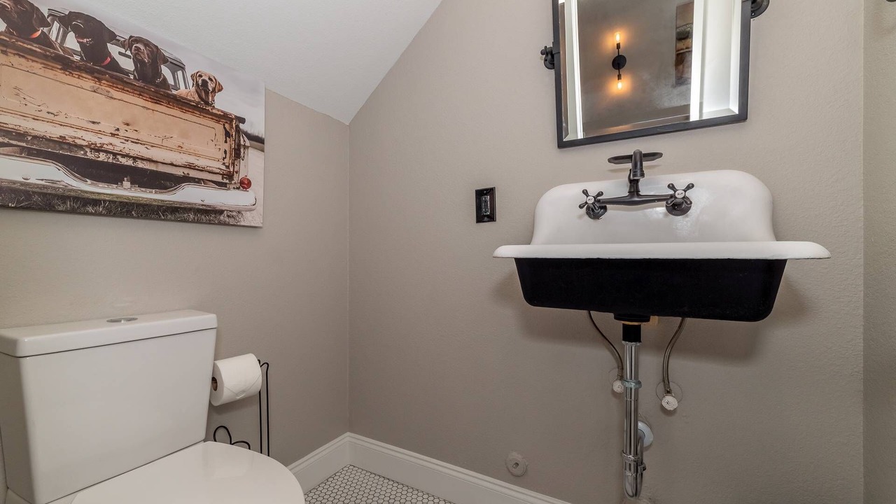 Photo of Bathroom in Old City