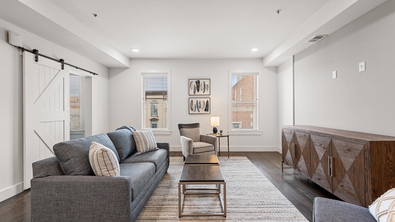 Photo of Livingroom in Charles Town