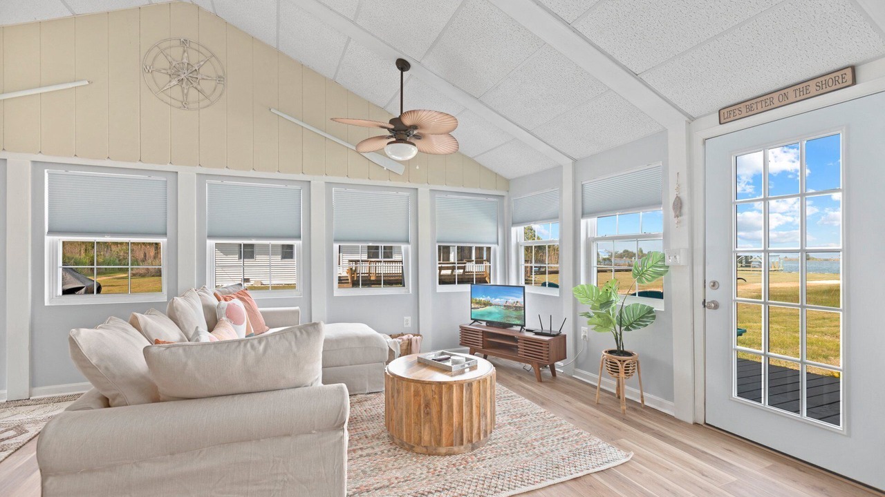 Photo of Livingroom in Point Lookout